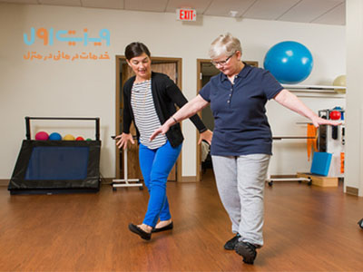 اهداف اصلی فیزیوتراپی برای بیماری پارکینسون به توانایی‌های فیزیکی بیمار کمک می‌کند تا الگوی راه رفتنش را حفظ کند.