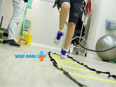 هدف از ورزش درمانی در فیزیوتراپی بهبود عملکرد فیزیکی و افزایش دامنه حرکتی بیماران است.