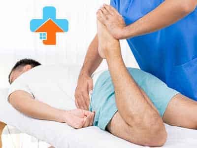 فیزیوتراپی در شهر ورامین با تمرکز بر بهبود حرکات و توانبخشی، کمک می‌کند تا بیماران سریع‌تر به فعالیت‌های روزمره خود بازگردند.