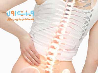 از رایج‌ترین نشانه‌های آرتروز ستون فقرات می‌توان به درد کمر و گردن و ناتوانی در صاف کردن کمر اشاره کرد که معمولاً با فعالیت‌های روزمره تشدید می‌شوند.