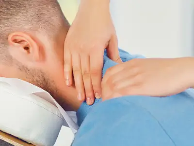 ورزشهای فیزیوتراپی موثر برای دیسک گردن شامل تمرینات تقویتی و کششی است که به کاهش درد و افزایش انعطافپذیری گردن کمک میکنند.