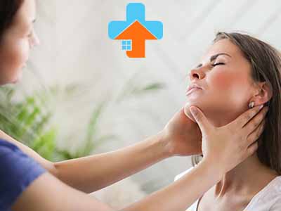 فیزیوتراپی گردن با استفاده از تمرینات خاص، ماساژ درمانی و تکنیکهای دستی برای کاهش درد و بهبود حرکت گردن انجام میشود.