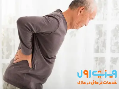 شایعترین علت سندروم دم اسبی، فشار بر عصبهای ناحیه انتهایی ستون فقرات به دلیل فتق دیسک بین مهرههای کمر است.