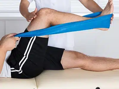 تاثیر فیزیوتراپی مچ پا بر درمان درد به وسیله تقویت عضلات و بهبود دامنه حرکتی مچ، می‌تواند به طور قابل توجهی درد را کاهش دهد.