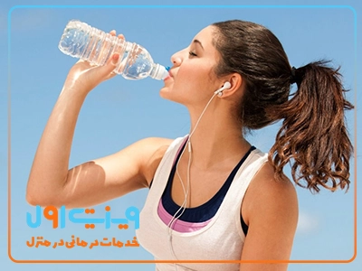 در صورت بروز گرفتگی عضلات و خشکی کمر حین ورزش، باید تمرین را متوقف کرده و با مصرف مایعات حاوی الکترولیت به تنظیم تعادل عضلانی بدن کمک کرد.