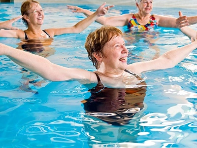 Pool-for-knee-pain استخر برای زانو درد
